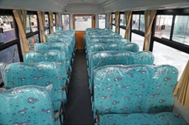 子供のスクール バスは330*302*1020mmの高密度のウレタン フォームをつけます