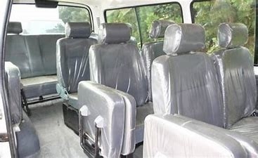本革の高密度スポンジ トヨタHiaceはUSB充満と着席する